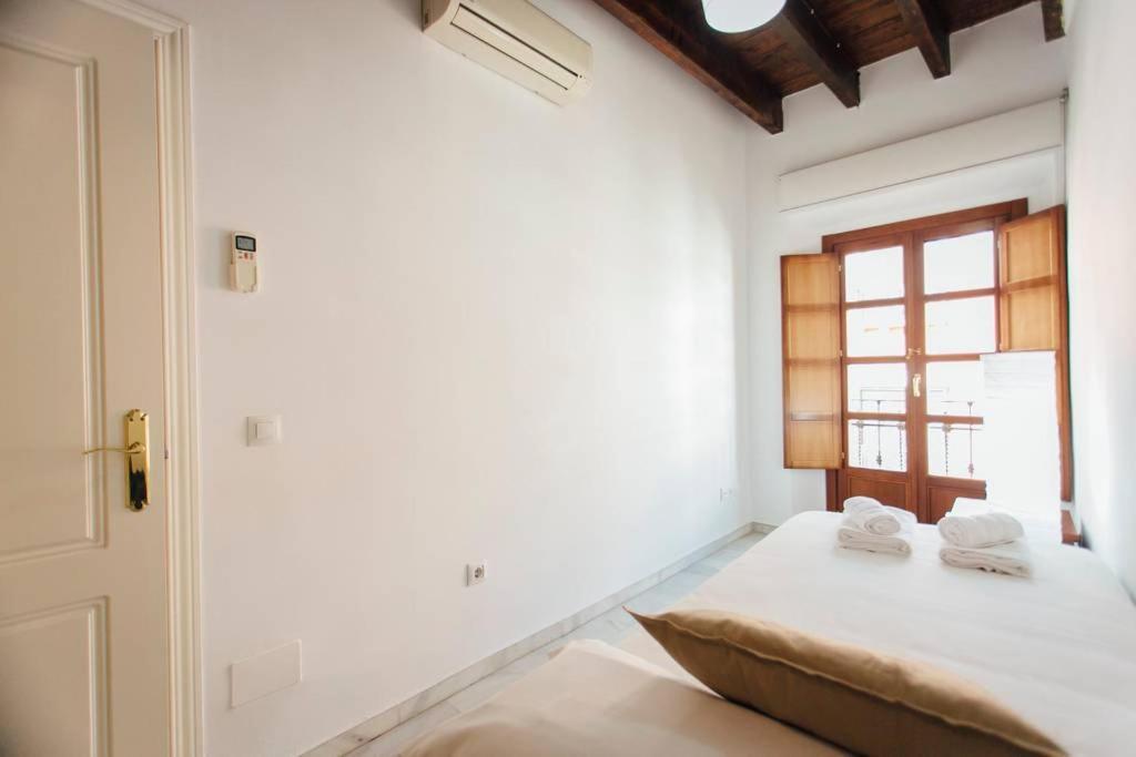 Precioso Apartamento En El Casco Antiguo De Triana Siviglia Esterno foto